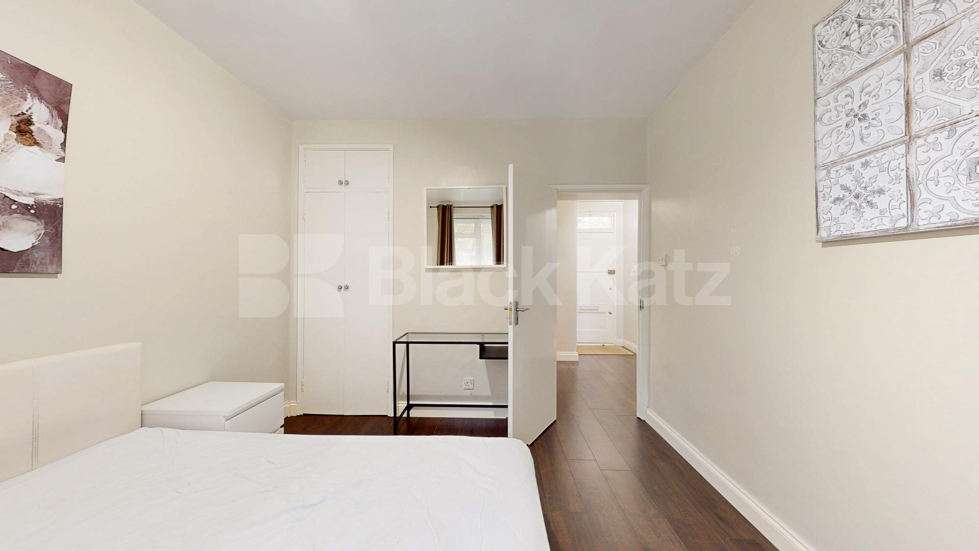 Charming One Bedroom Flat in Prestigious Townshend Estate, St John’s Wood Townshend Road, St Johns Wood